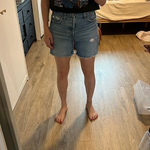 LEVI / 501 Medium Wash Denim Shorts -25